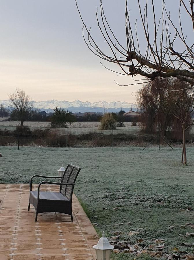 La Ferme Du Puits Carre Bed & Breakfast Lamasquere Exterior photo